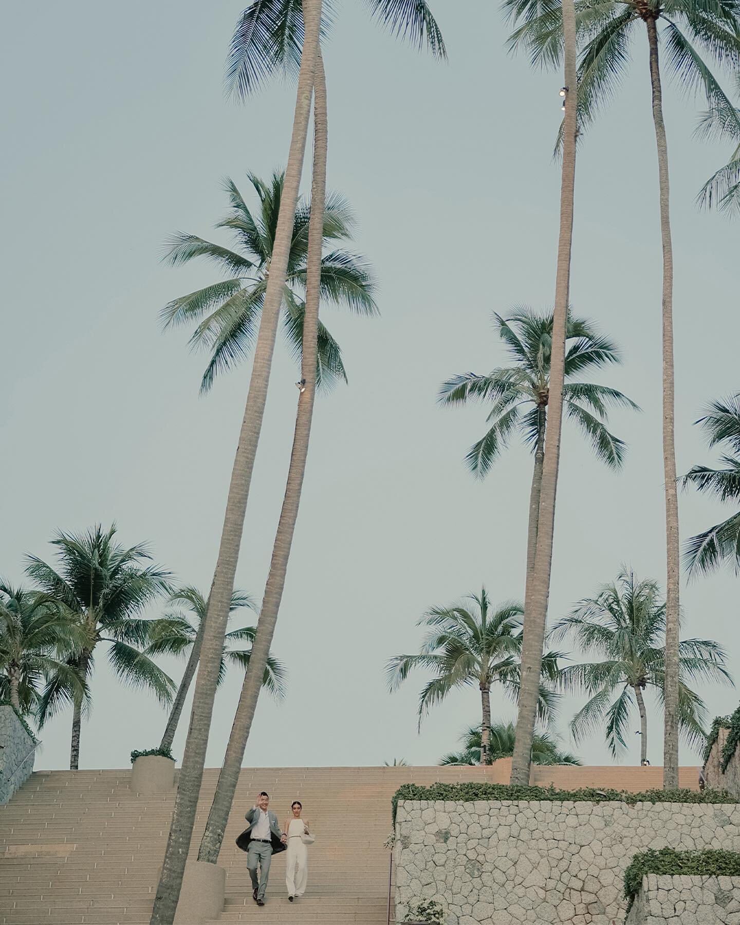 Walking into a dream. Delighted to share a few new photographs from Jon and Jamie&rsquo;s welcome dinner perched in the island of Amanpuri, Thailand.

Always a treat to work alongside these magic makers. More goodness to come tomorrow. 

Planning @th