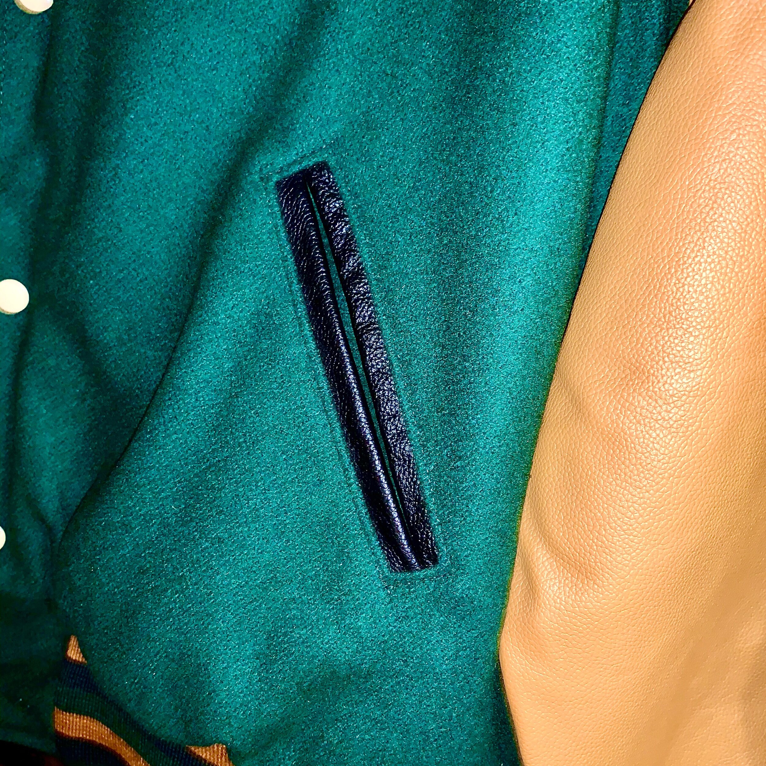 D6703638-5F84-4E9D-AA1C-35E9E8C6A924