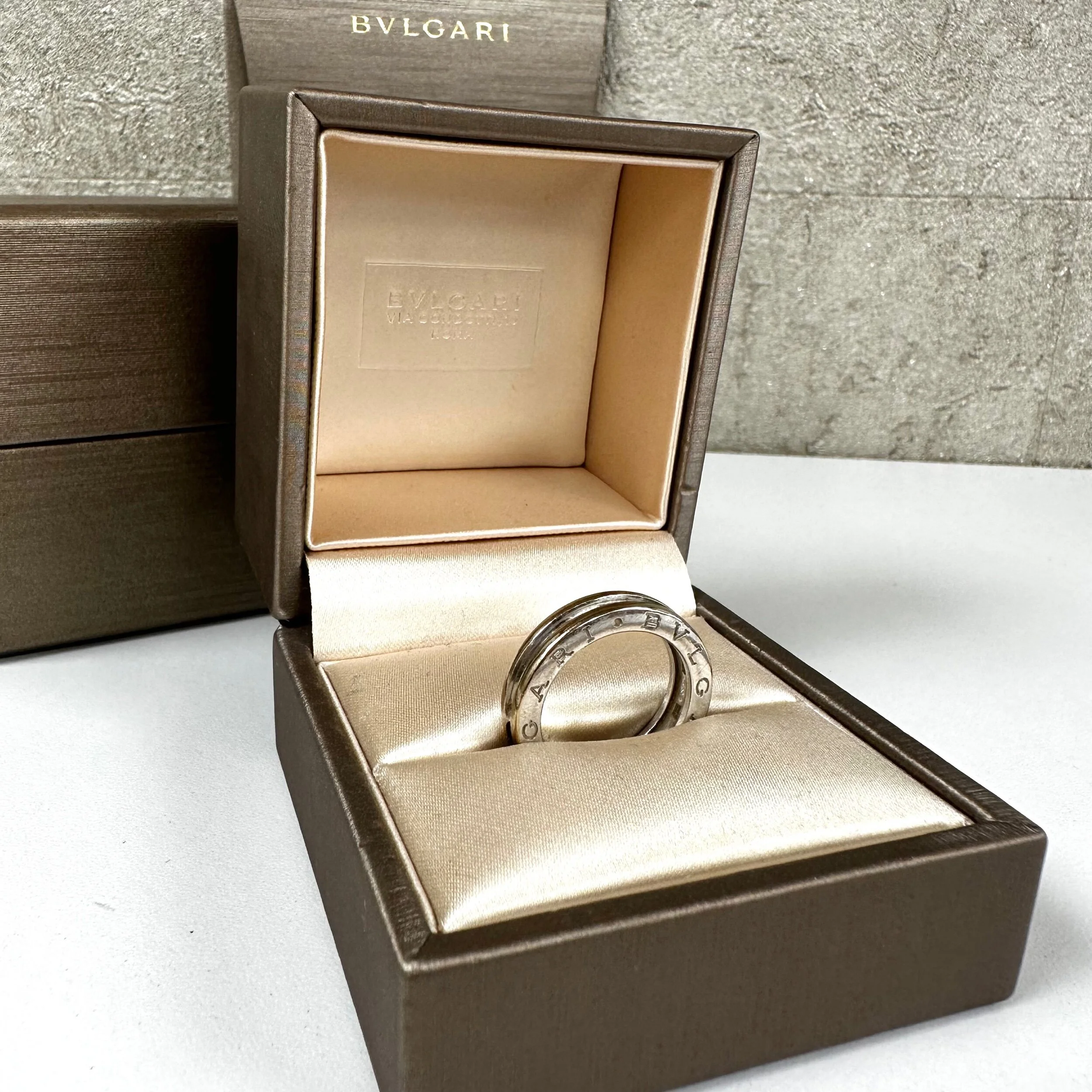 BEDCCDA1-5DB2-45D3-8BB5-39E98E951959