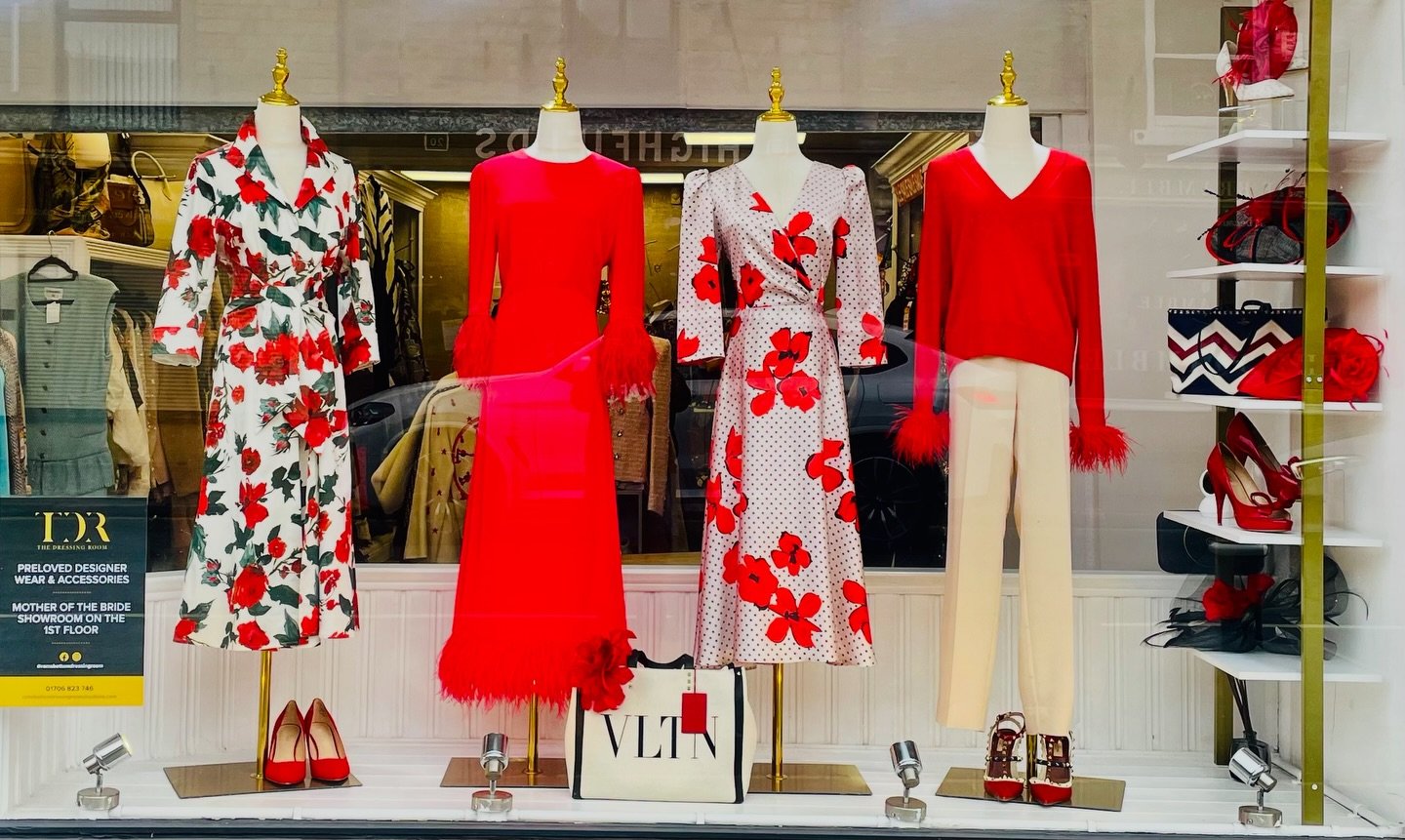 Sending love this Valentine's Day from The Dressing Room ❤️ #valentino #bombshelllondon #mintvelvet #carlaluizadesigner