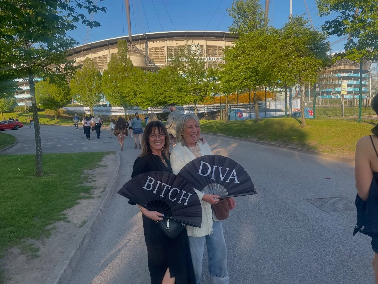 The Dressing Room is living its best life on a night out, mesmerized by the incredible Olivia Dean! 
Sometimes you get to see a superstar in the making, and this phenomenally talented young woman is just getting started 🩷✨

#oliviadean #co-oplive