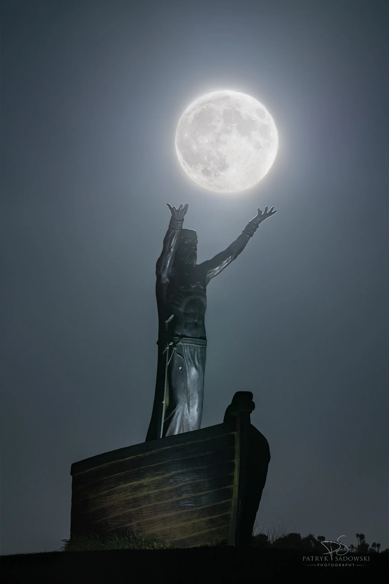 Moonrise above Manannán mac Lir