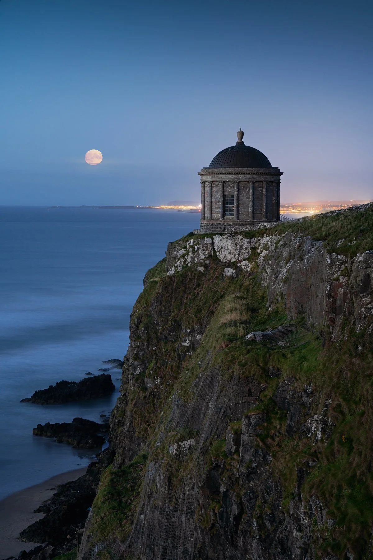 Mussenden Temple & Luna