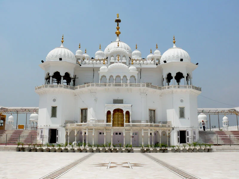 takht_sri_keshgarh_sahib.jpg