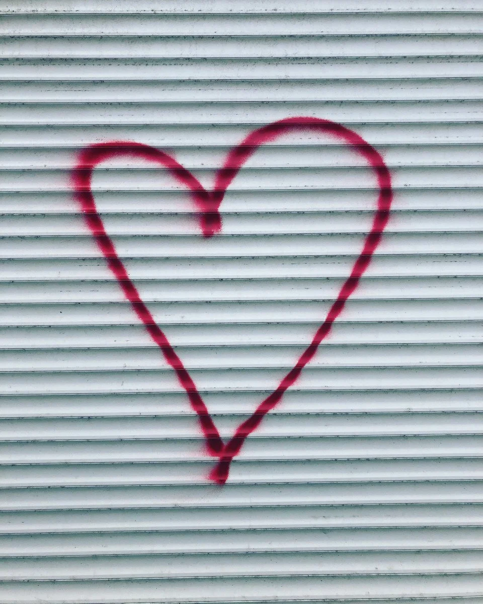 Le chakra du coeur. Soyez l'amour. Ouvrez les yeux , ouvrez le coeur, l'amour est partout.