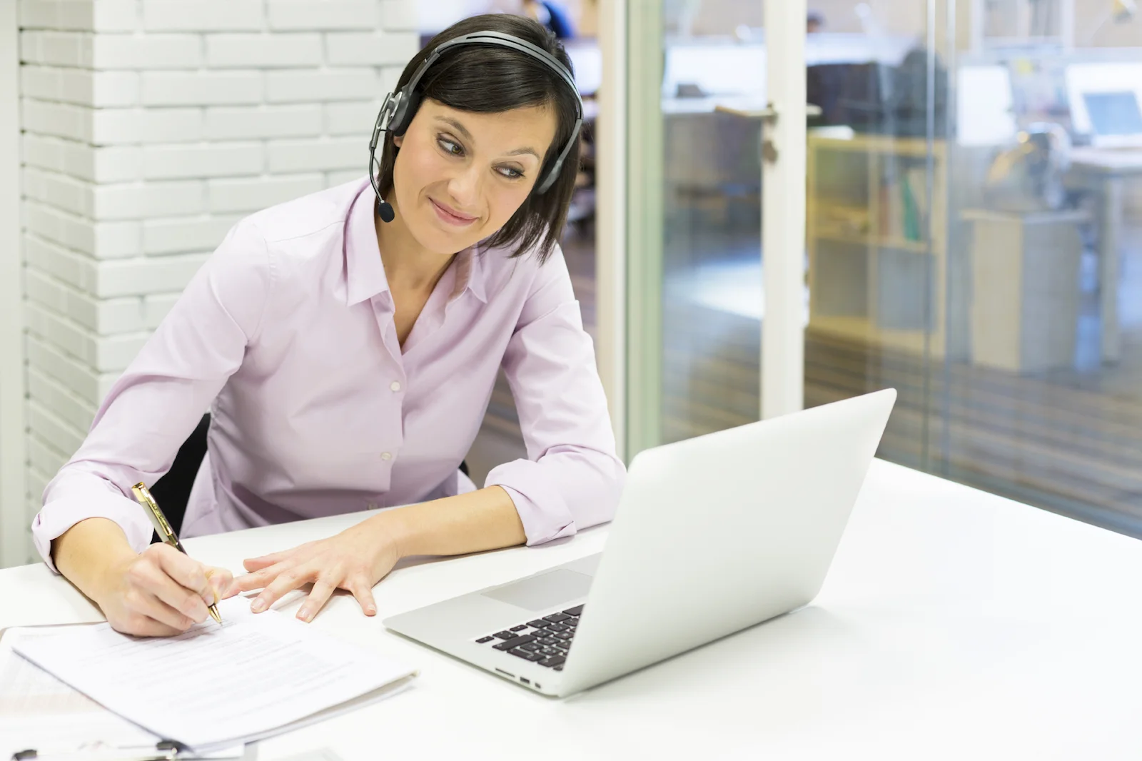 Stay at home and learn English from your personal British English teacher