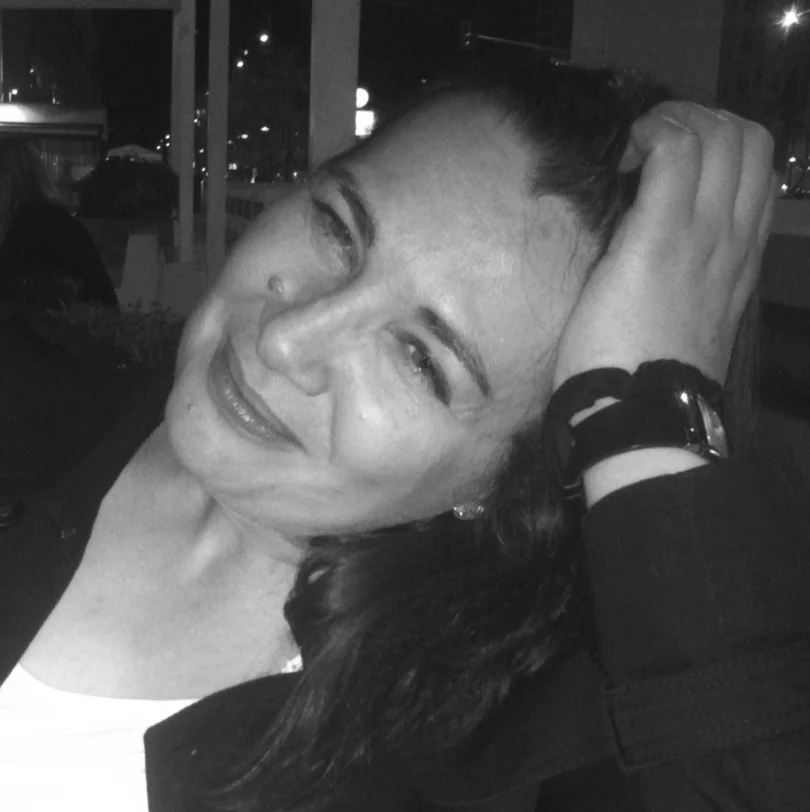 .... Rania Jouaneh, perfumer .. Rania Jouaneh, parfumeure ....