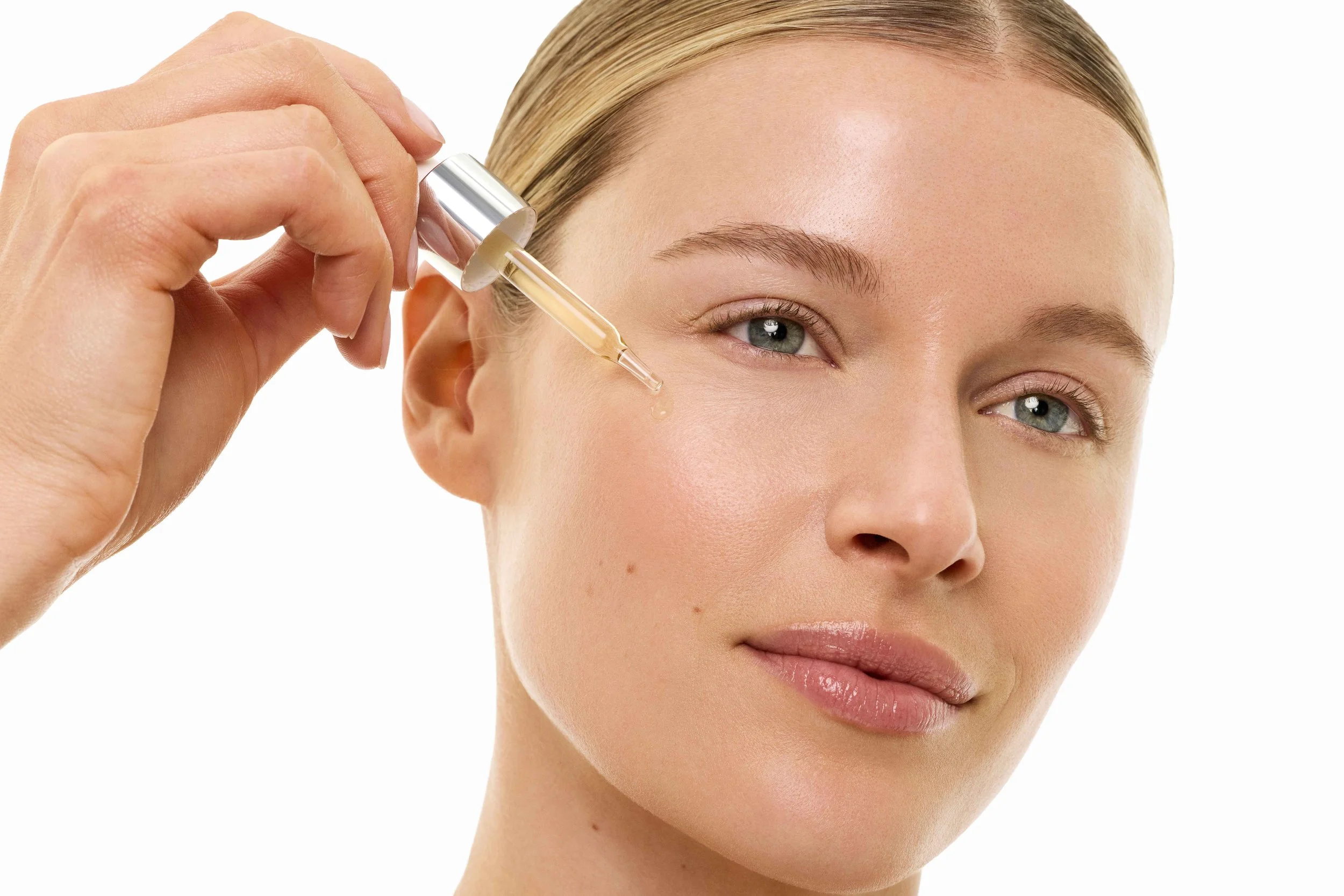 is-clinical-genexc-kat-borchart-product-retouching-tomika-davis_3.jpg