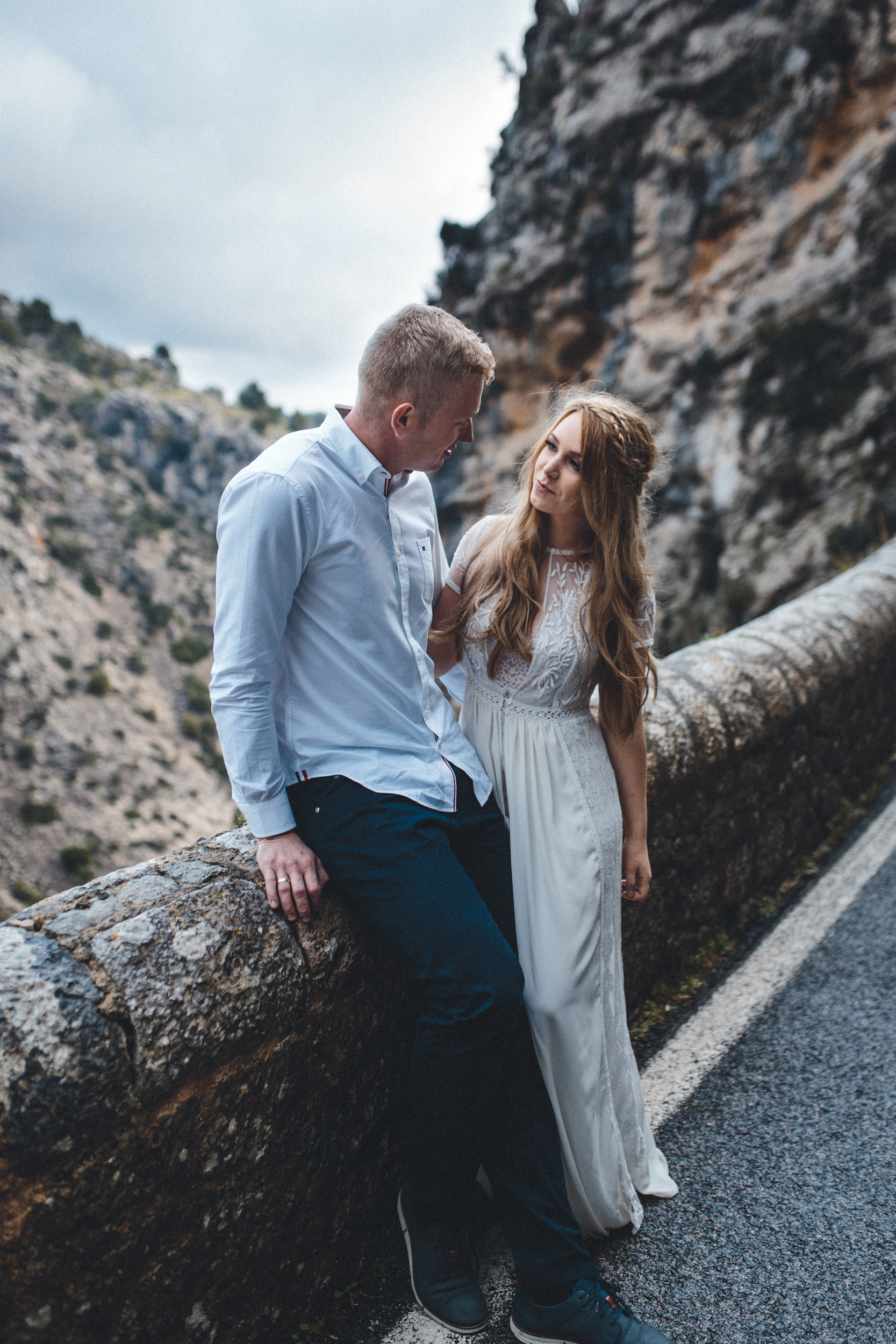 wedding photographer mallorca dominic lula beautiful couple couple photoshoot engagement session 