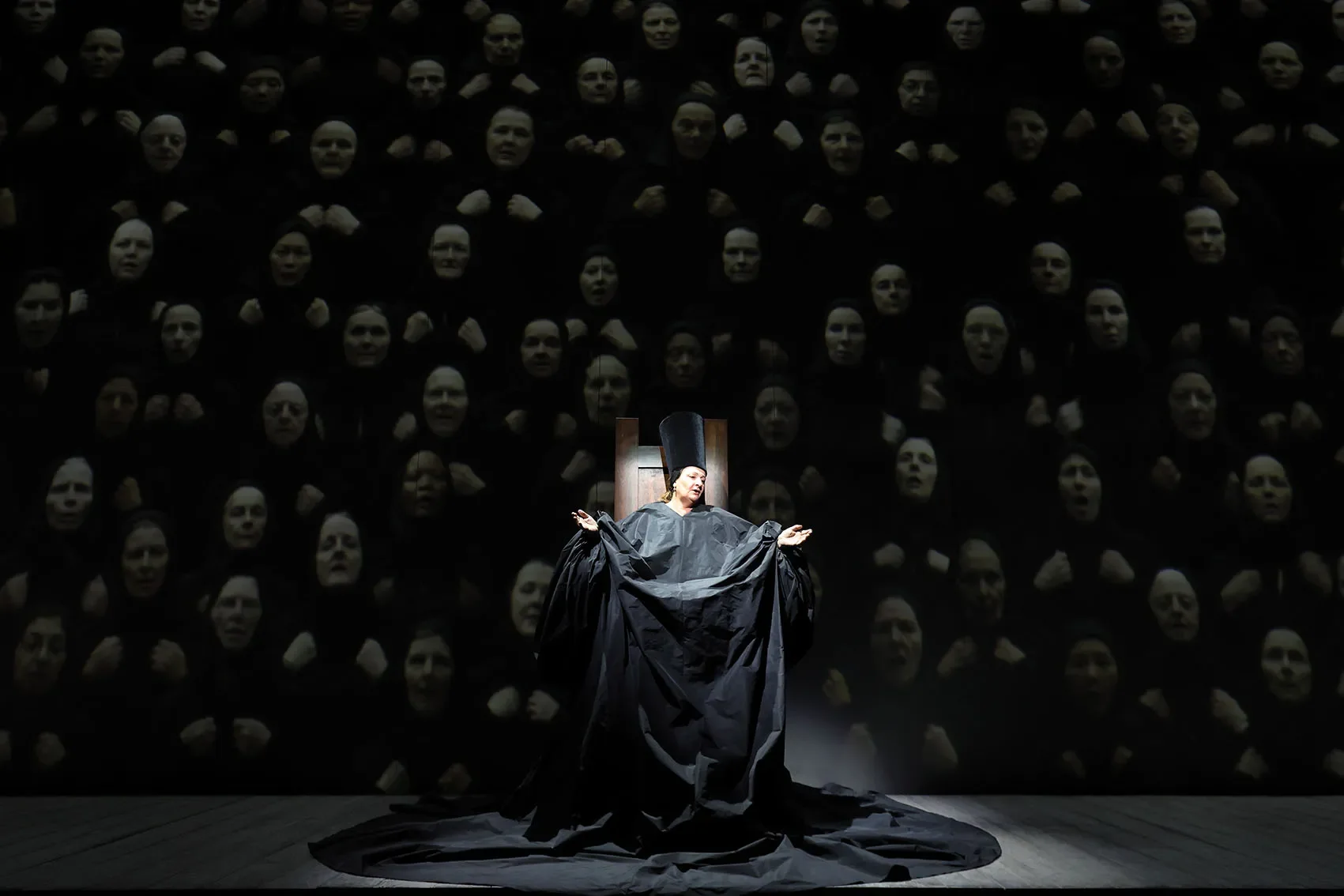 balkan erotic epic marina abramovic marco anelli.webp