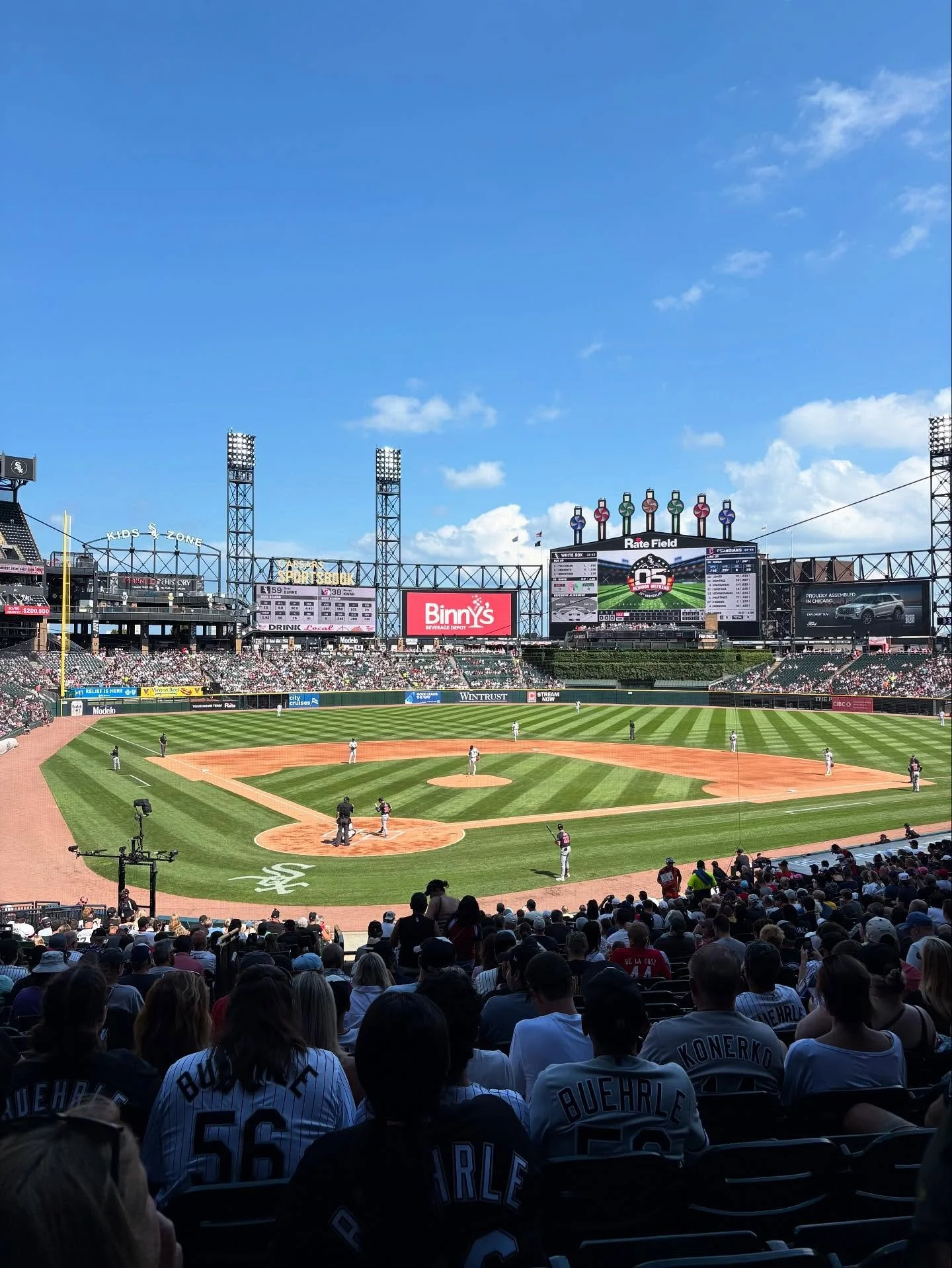 With the 20th (!) anniversary of the 05 championship team it was a great opportunity to head to the Southside for some baseball. It wasn't their day on the field but the gameday experience is awesome - huge concourses, solid food and drink options, (