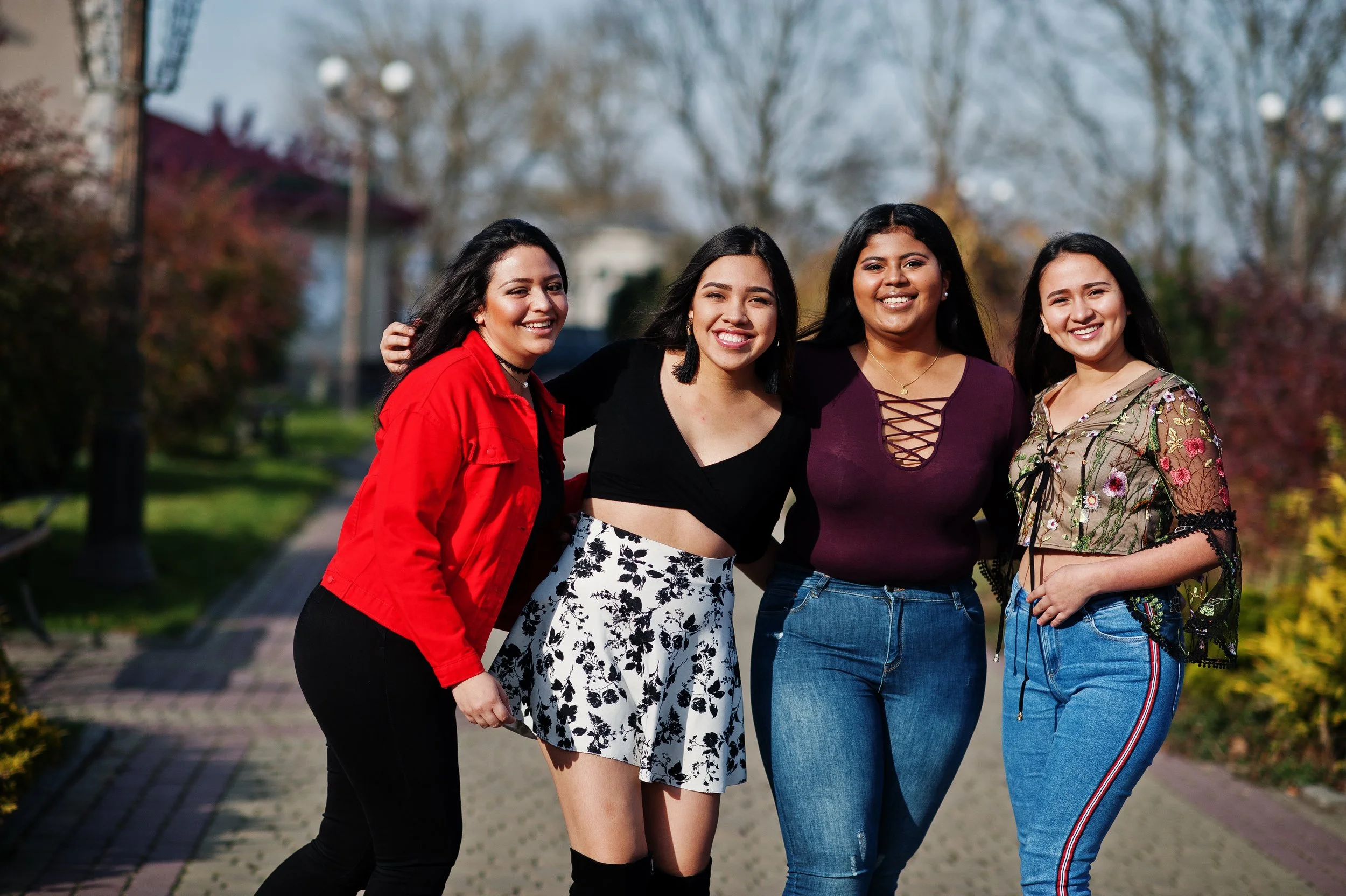 Cruzando fronteras con esperanza: cómo adaptarte a otro país y cuidar tu bienestar y salud emocional