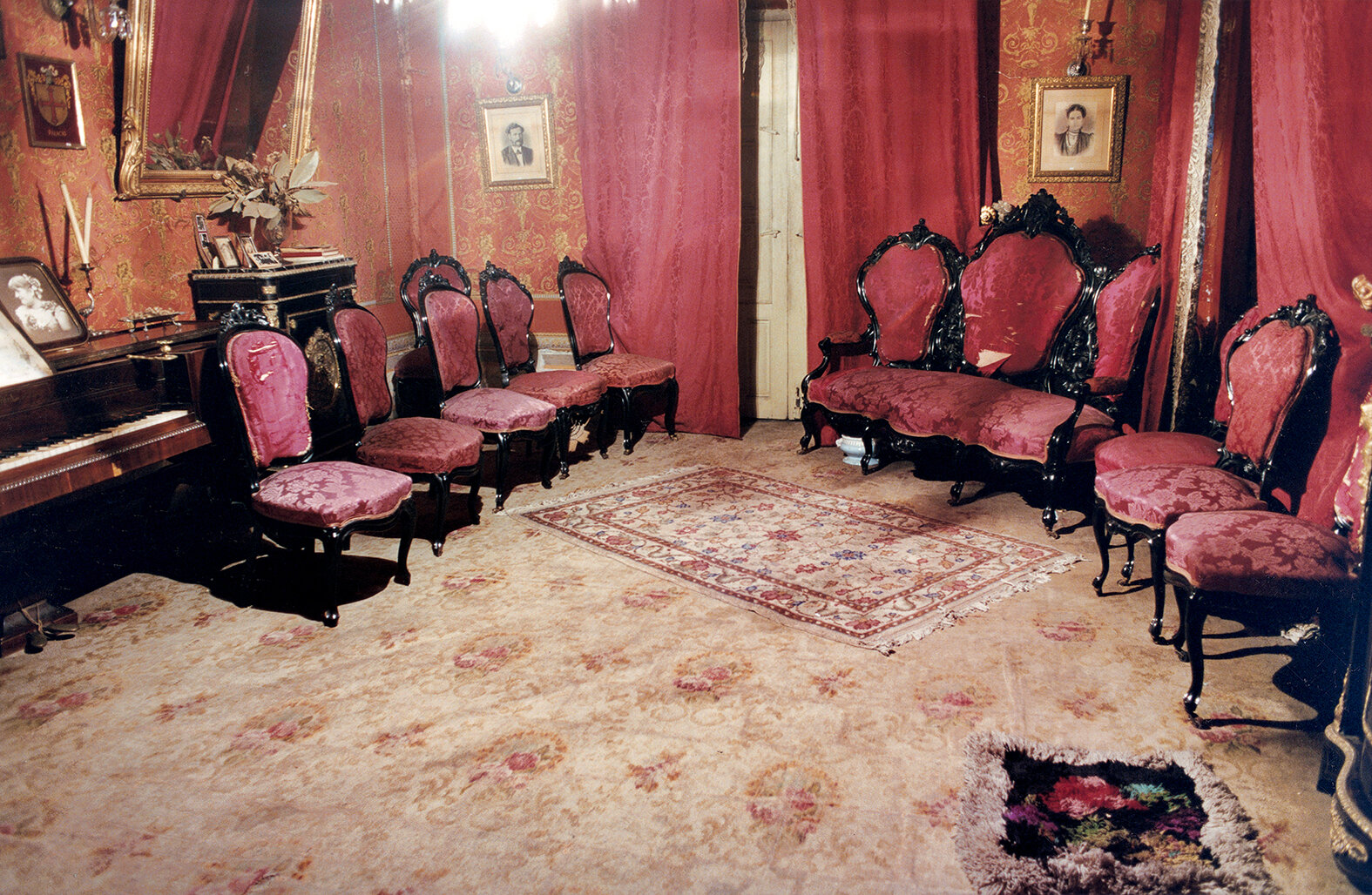 26 Sala de la casa de Leguizamón-Leguizamón´s livingroom 2001 copia.jpg