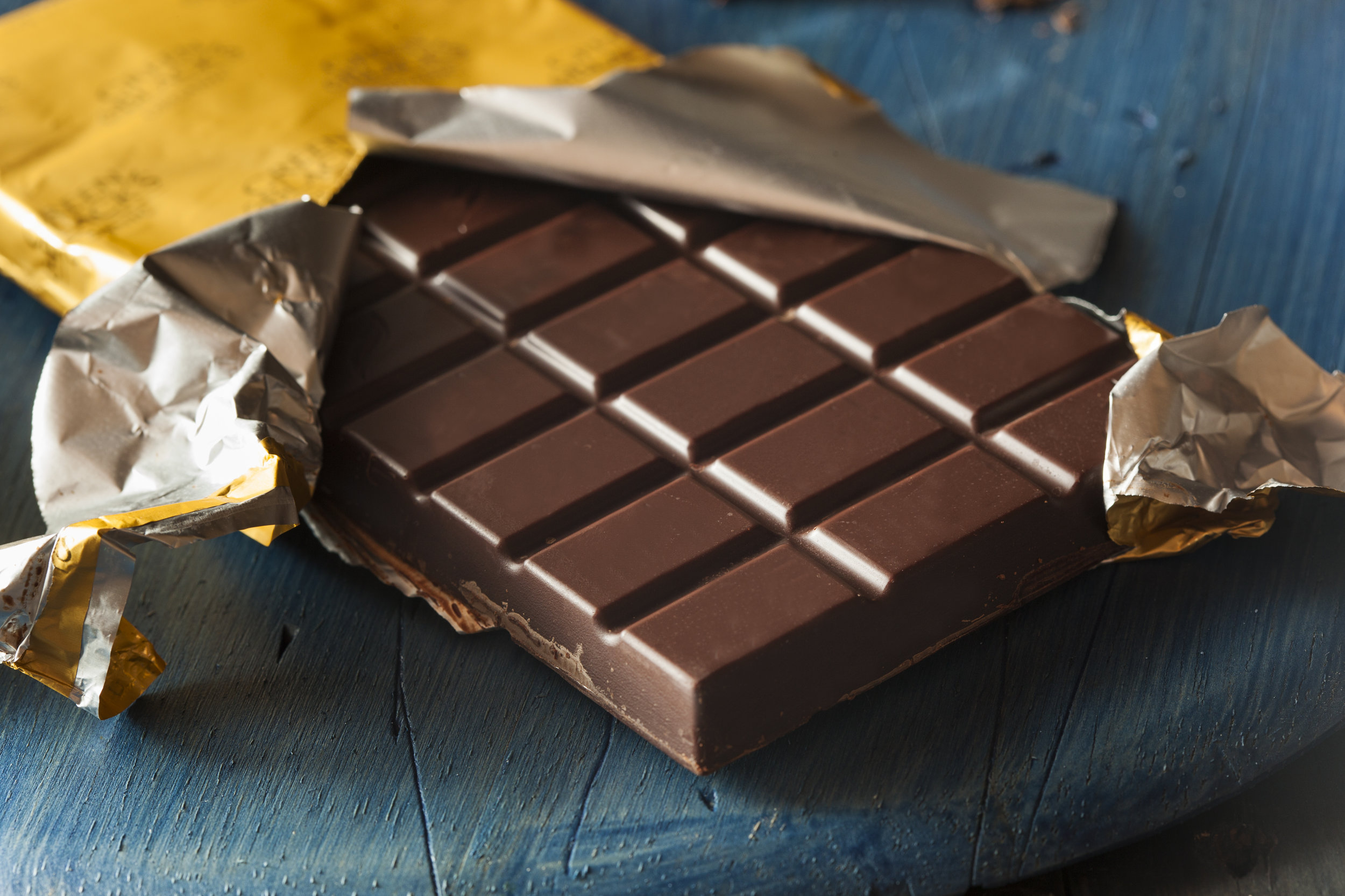 Что будет если съесть плитку шоколада. Плитка шоколада. Шоколадная плитка. Плиточный шоколад. Открытая плитка шоколада.