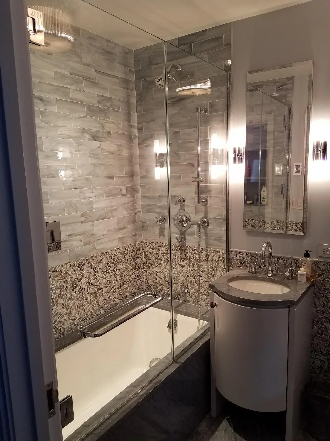 Shower, Tub, & Bath — Capitol Glass