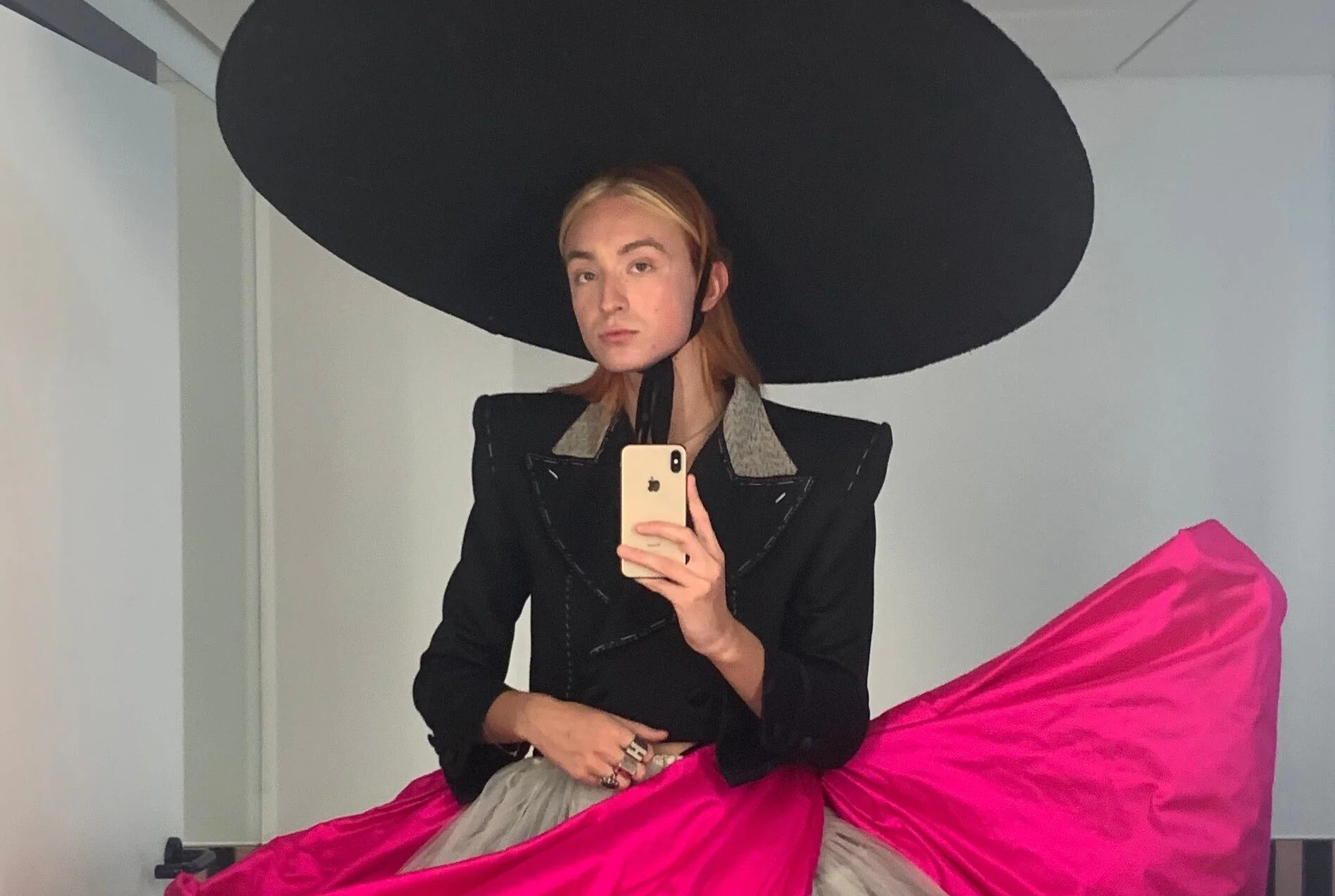 Harris vogue selfie.jpeg