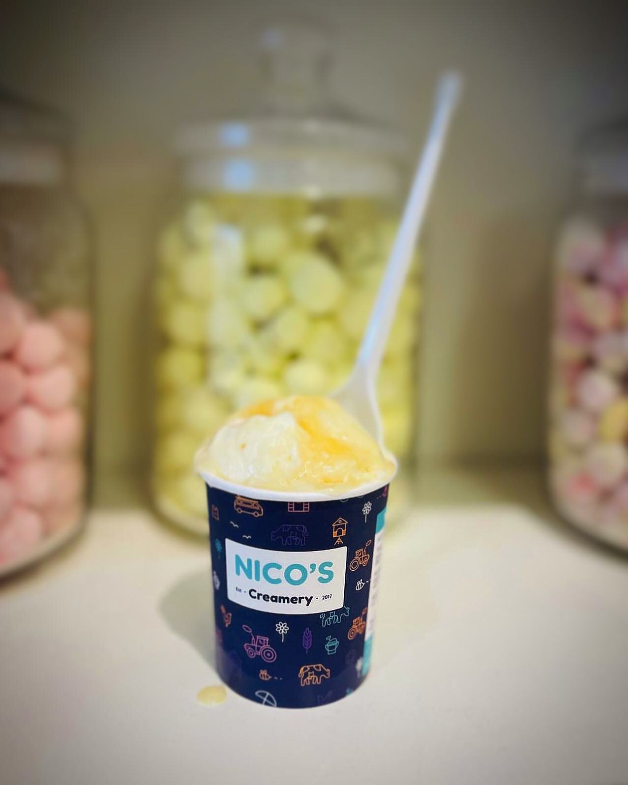 When life gives you Lemons eat Lemon Curd Ice-Cream! 🍋

Our House Made Lemon Curd combines with our Lemon Zest base and creates little Lemony filled canyons - Delicious! 😋