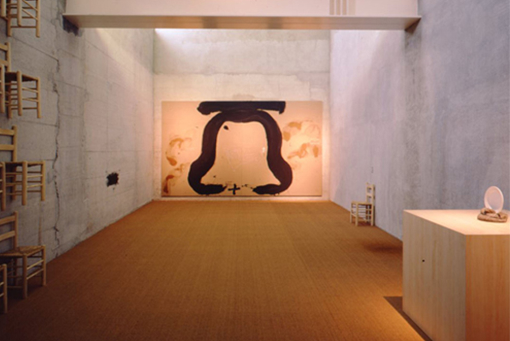 Antoni Tàpies, Reflection Room, 1996