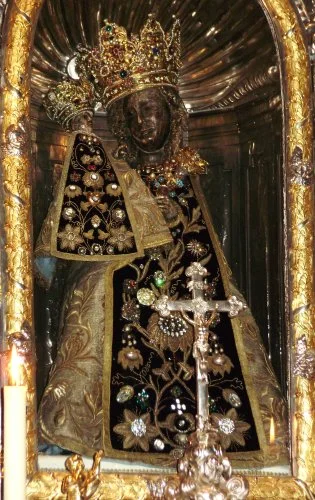 Altoetting black madonna.jpg