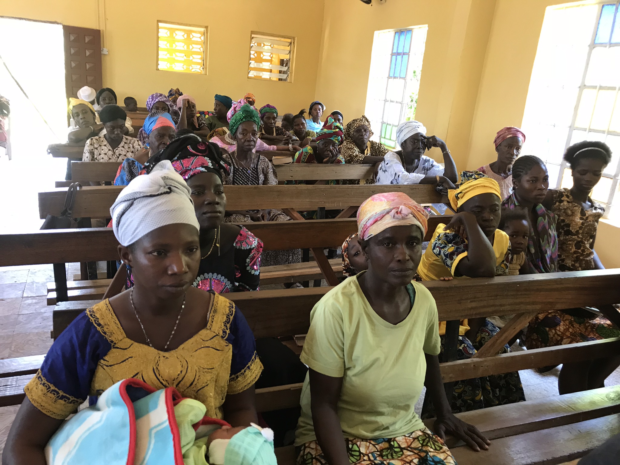  The congregation started thin but filled up as time went by.  In Kono, they speak both Kono and Krio.  And some speak English.  I communicated some with Tamba’s family in Krio. 