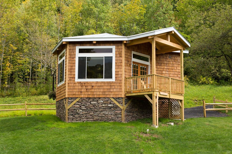 danincingbear_exterior.jpg