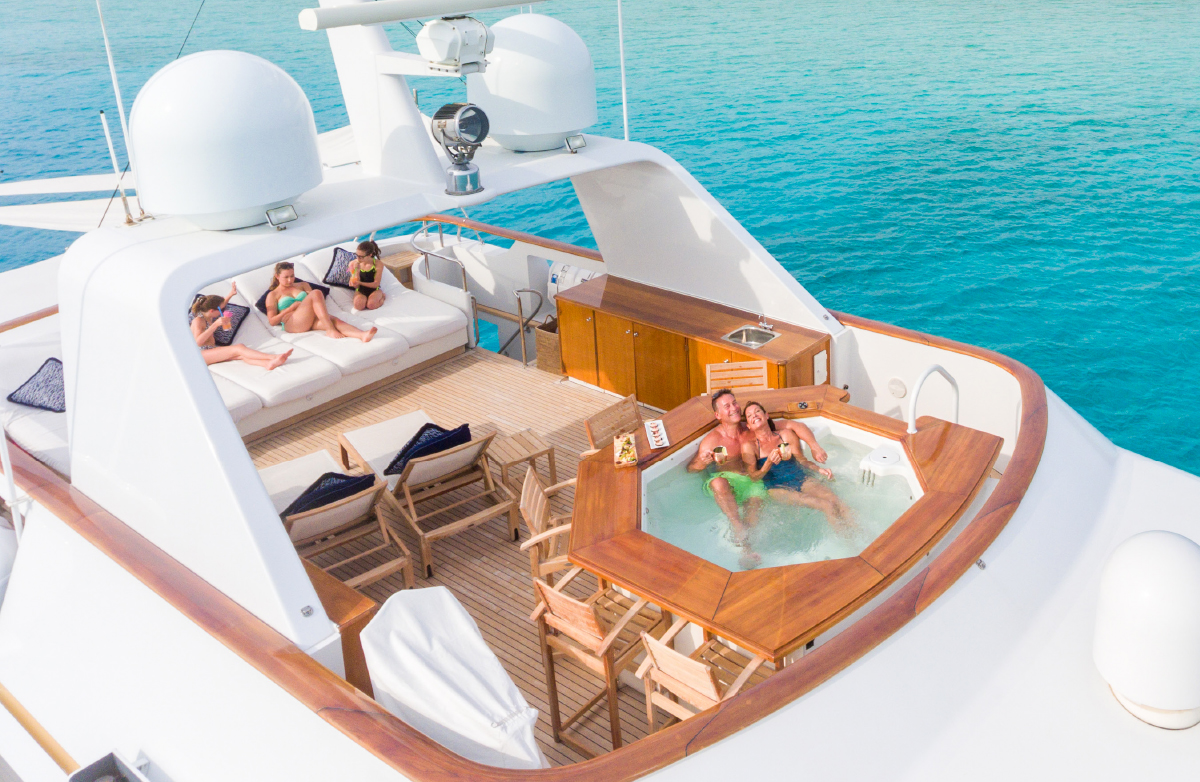 LADYJ-Yacht-Deck-Jacuzzi-QB2-17.jpg