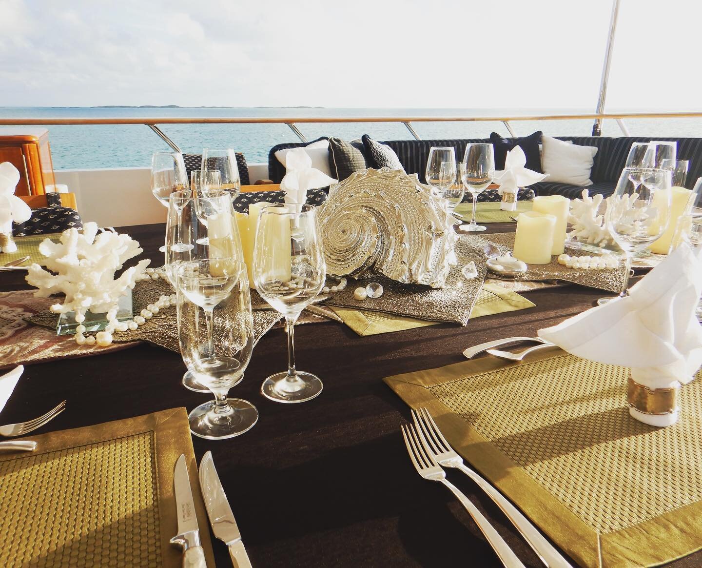 Ready for a romantic evening and a great view?! Come stay with us on Lady J. #charterladyj #bahamas #greatviews #bluewater #easyliving