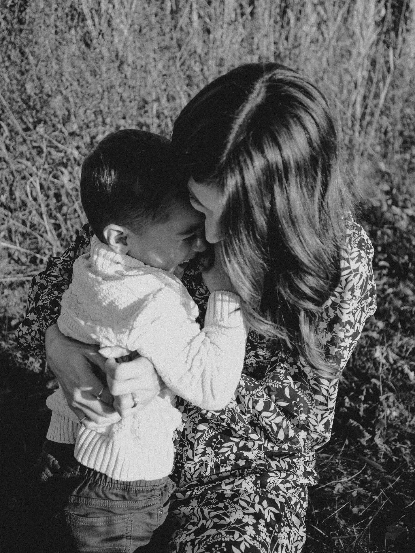 Mother&rsquo;s Day Giveaway 🌷

To celebrate the mothers and growing families we&rsquo;re so honoured to document, we&rsquo;re gifting one complimentary session of your choice:

&bull; A Family Session 
or 
&bull; A Maternity Session 

Whether you&rs