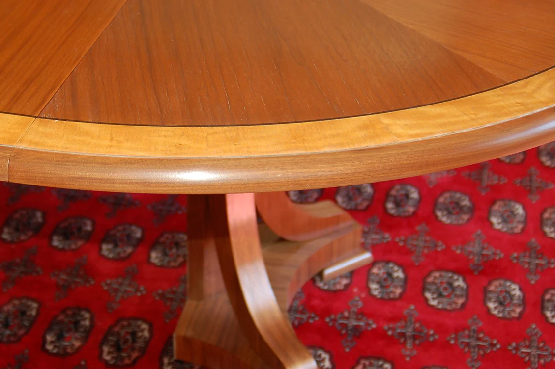Giovaniello Dining Table - Tabletop Edge Detail