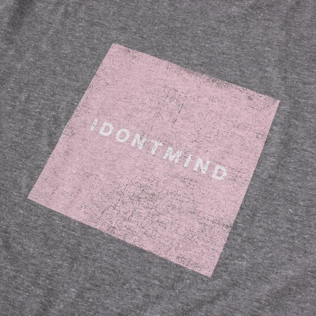 IDONTMIND-Vintage-Square-Tee-Gray-Detail.jpg