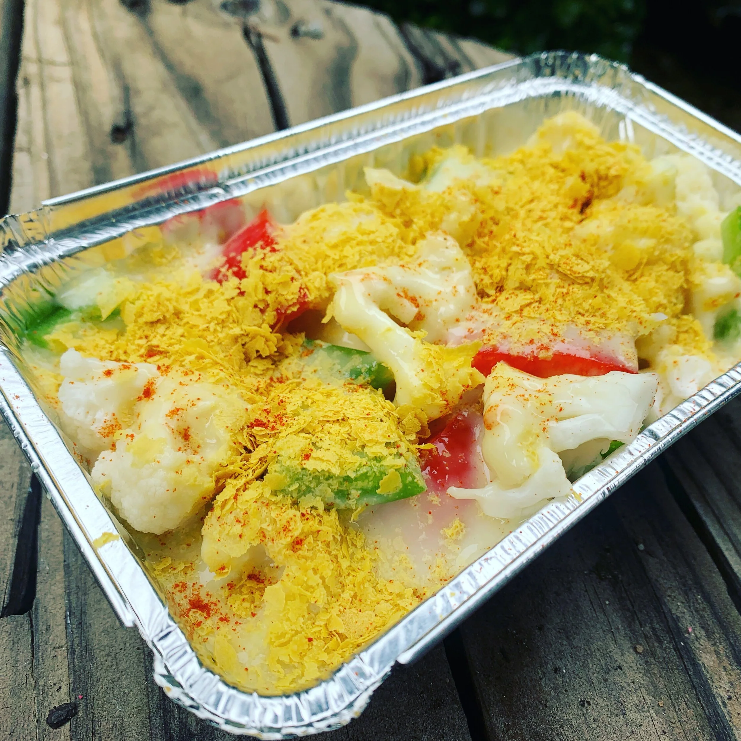 Vegan cheesy cauliflower + capsicum bake
