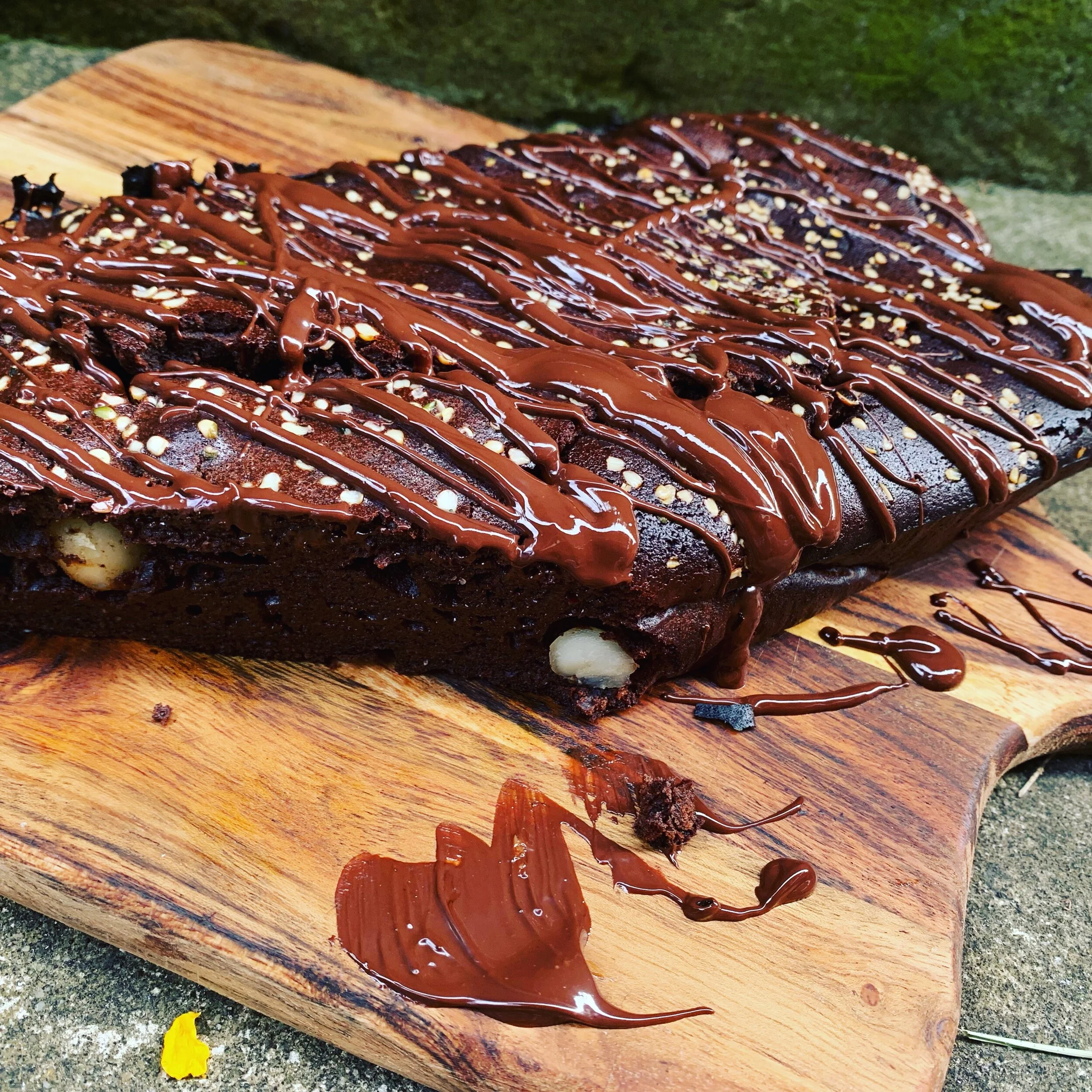 Hemp, Cacao and Macadamia Brownie