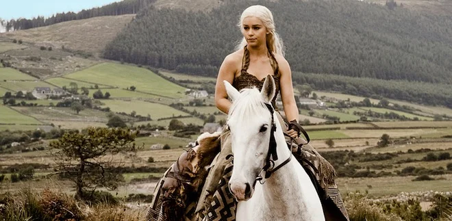 daenerys-targaryen-game-of-thrones-22666503-972-475-1.jpg