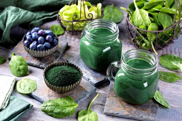 Delicious-Green-Smoothie-Recipe-Including-Spirulina-featured.jpg