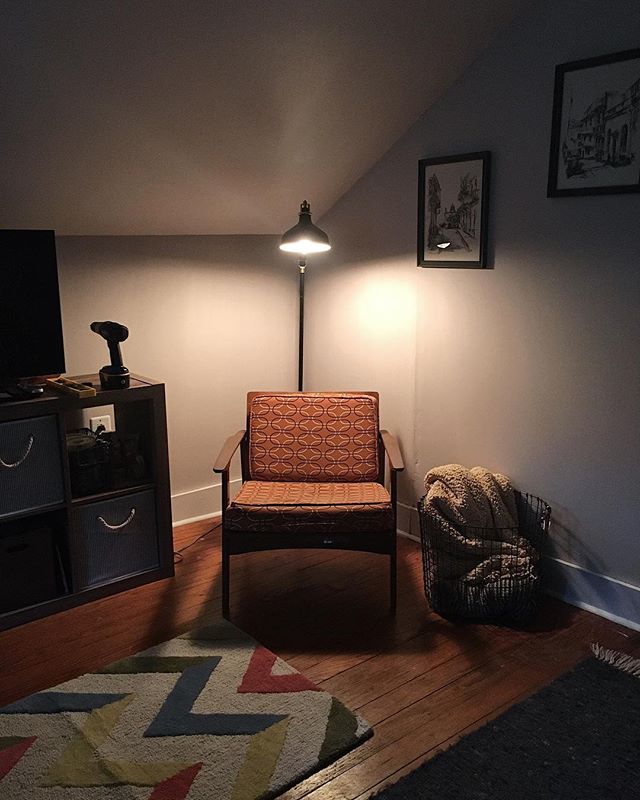Upstairs is starting to get cozy. Excuse the power drill plz.