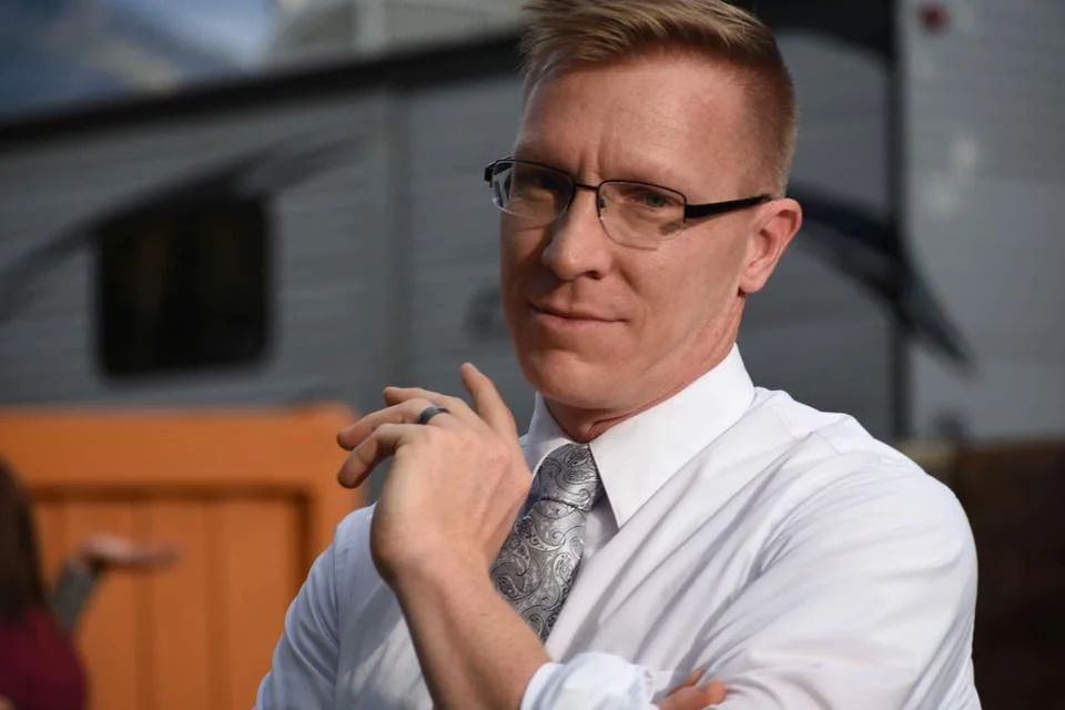 S01 E13 - The "M" Word with Daniel Burgess, MA, LMFT