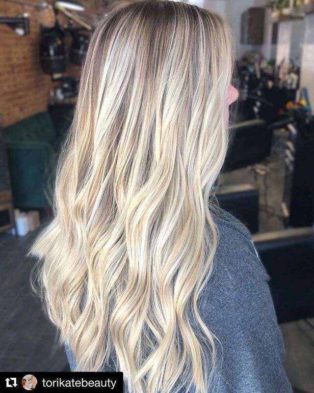 #Repost @torikatebeauty
・・・
✨✨✨
&bull;
&bull;
&bull;
&bull;
#Okchair #okcsalon #oklahomasalon #okcbalayage #okcblonde #okccolormelt #balayage #okccolor #summerhair #freshhair