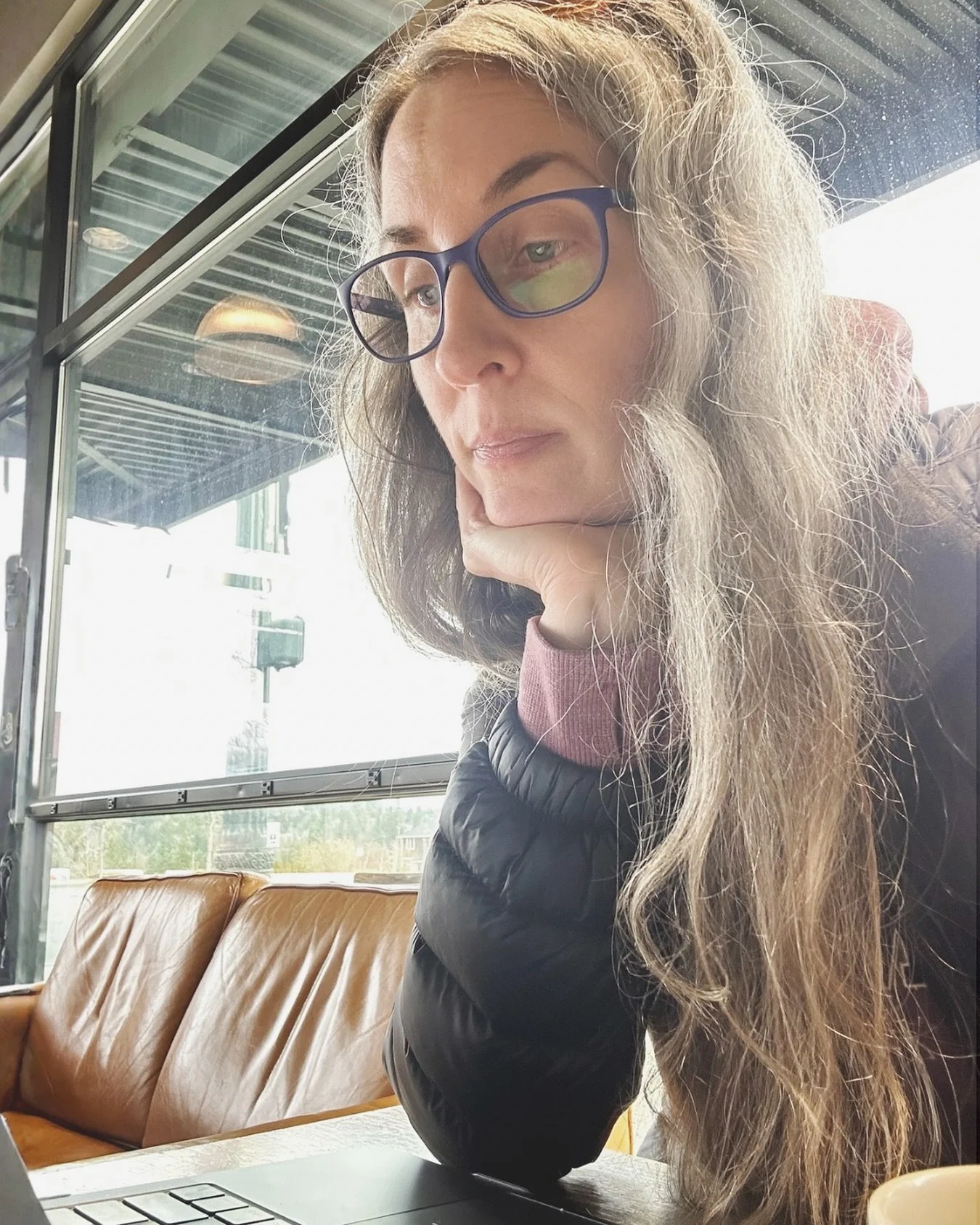 &ldquo;Synopsis: A struggle&rdquo;
Photo: by me
Struggle: also by me&hellip;

Who can relate? 😅

#amwriting #womenwriters #authorsofinstagram