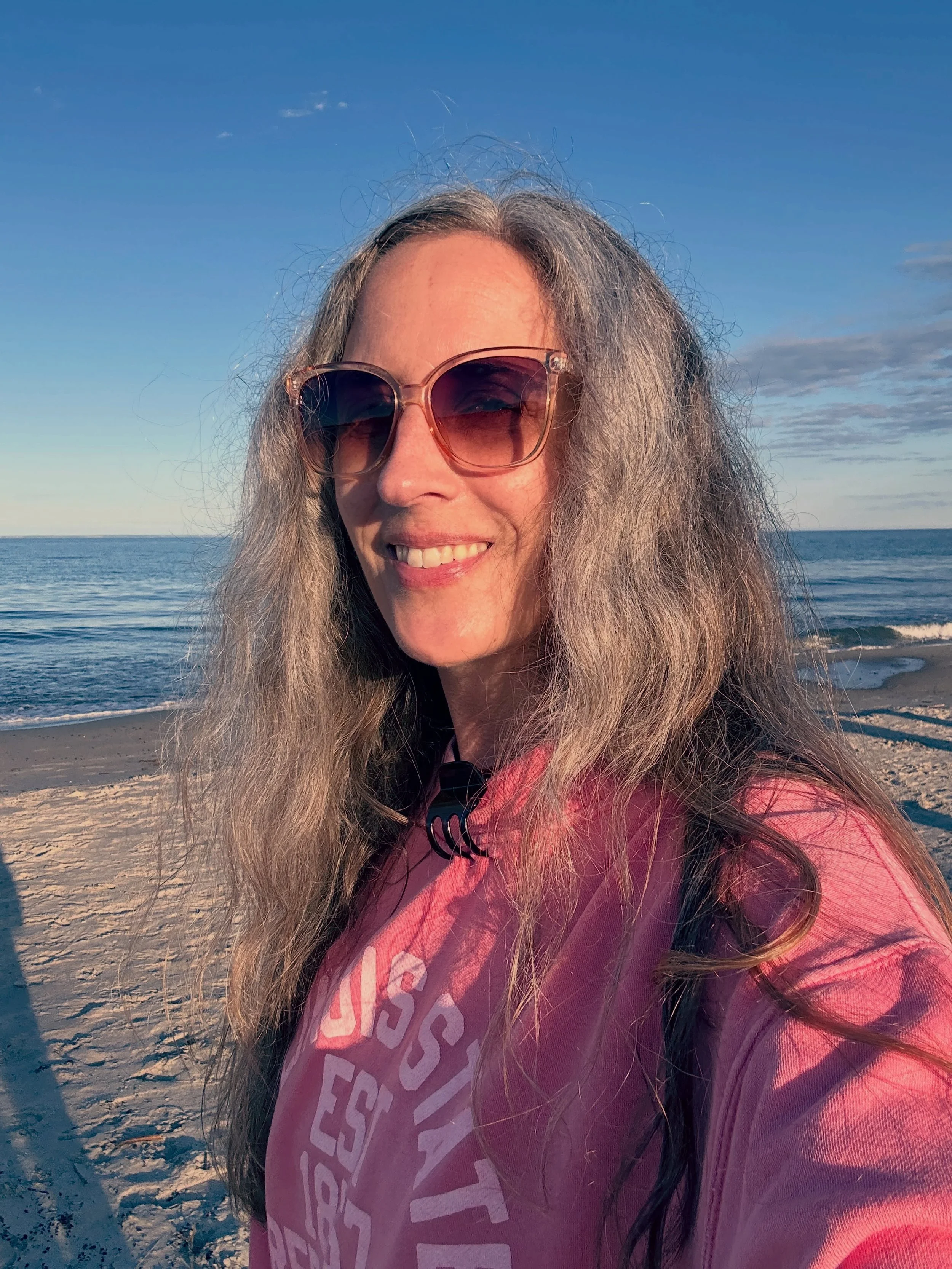 Frizzy hair, don&rsquo;t care! Here you&rsquo;re always windswept. 😊

#beachdays 
#summer2026 
#thelittlethings
