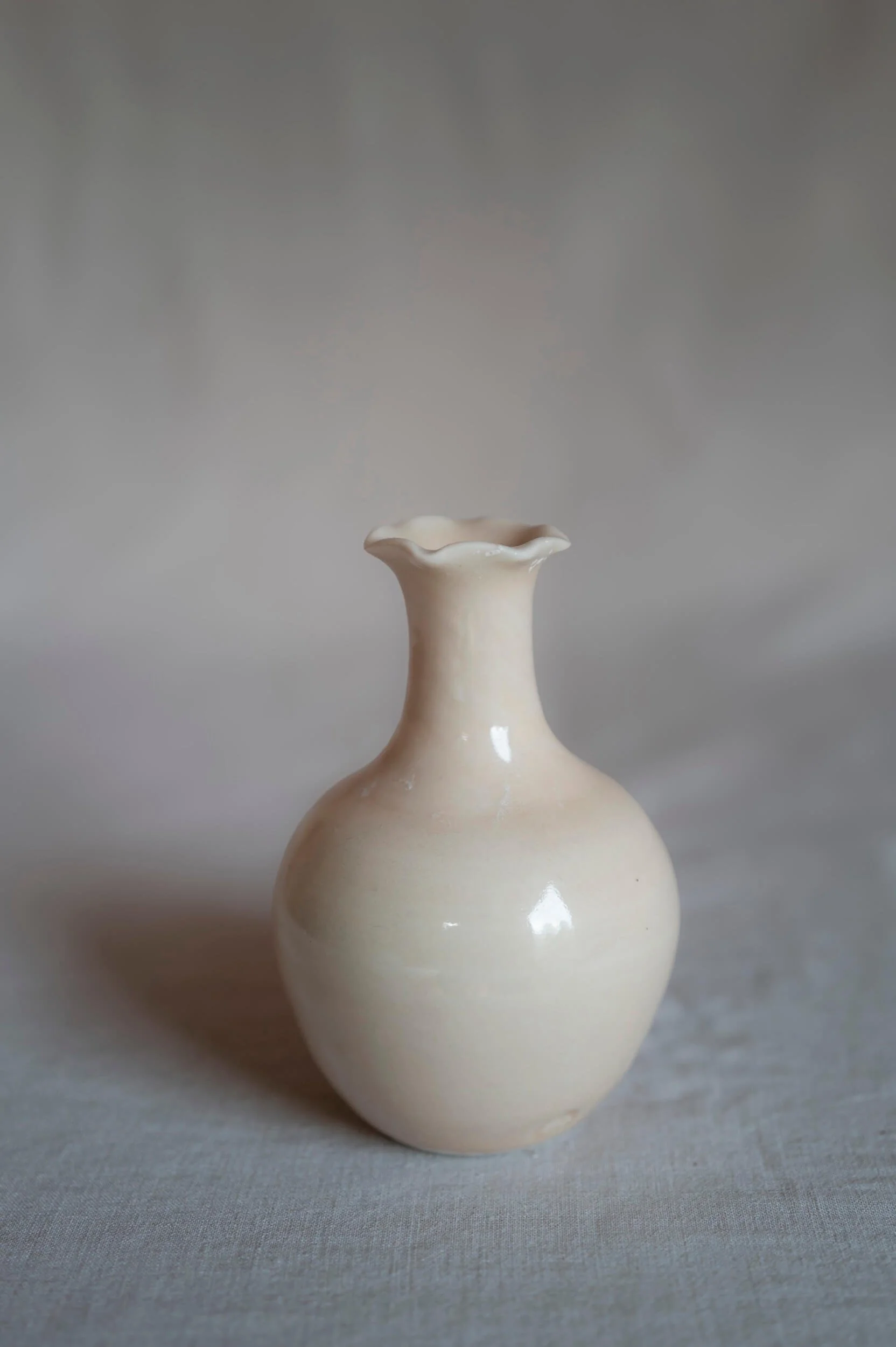 Flora scalloped porcelain vase