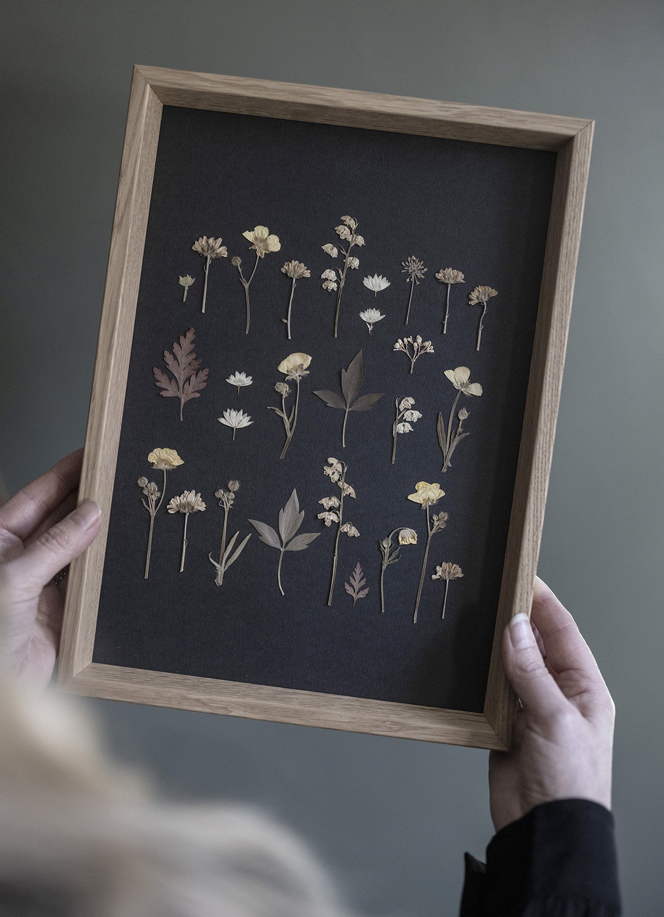 Pressed-flower-art-paper-thin-moon.jpg