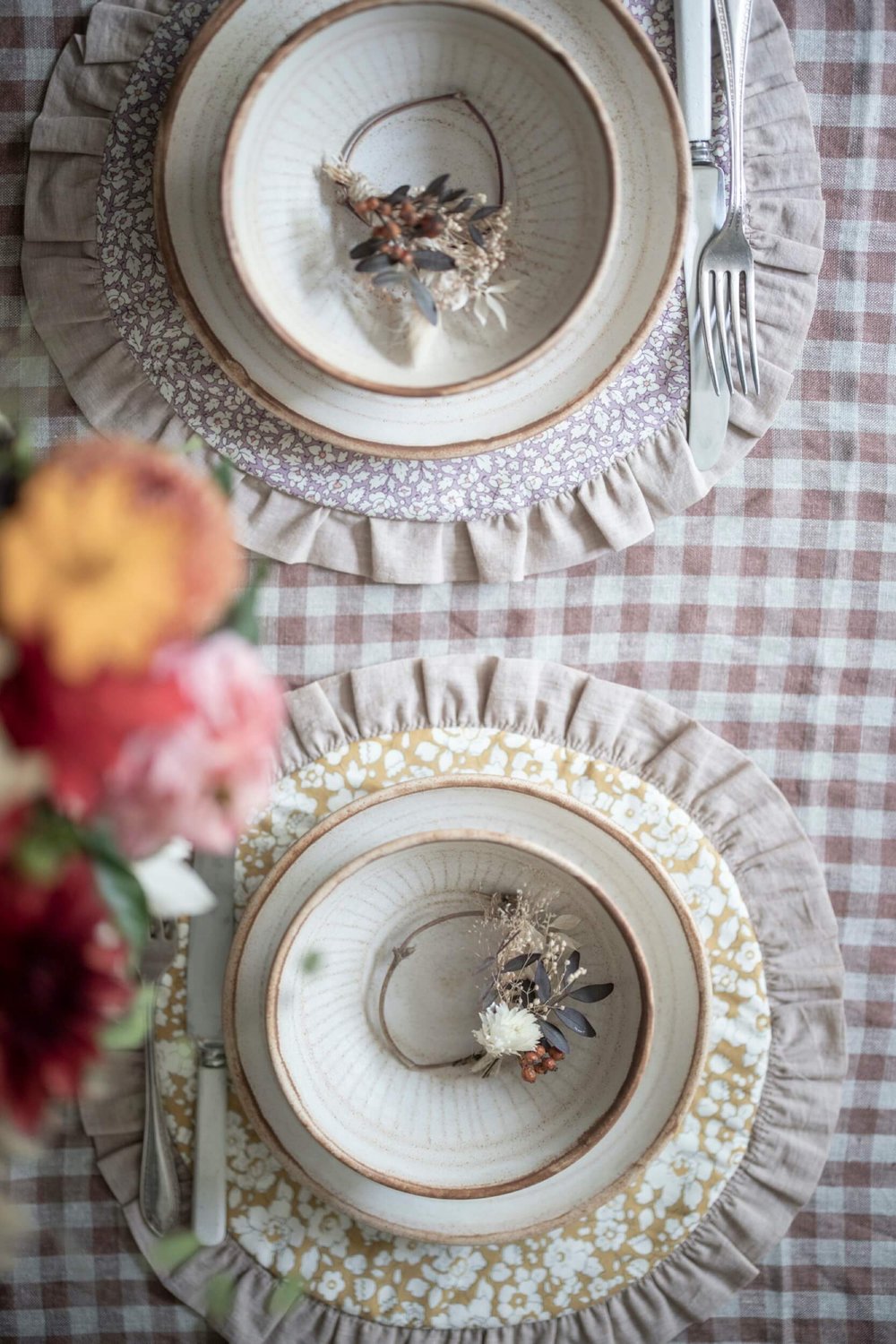 how-to-autumn-tablescape-8-paper-thin-moon.JPG