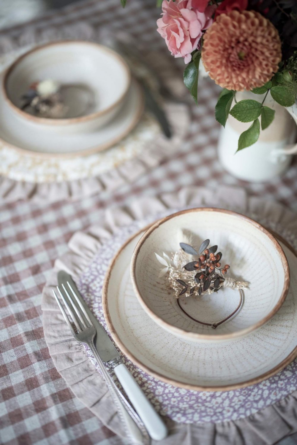 how-to-autumn-tablescape-5-paper-thin-moon.JPG