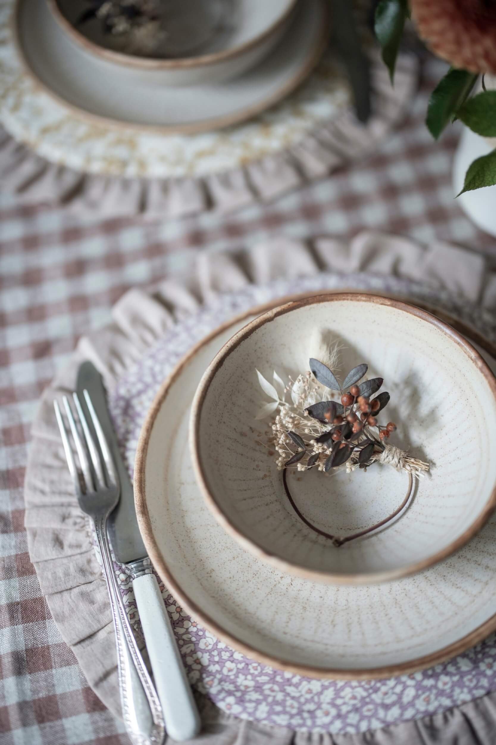 how-to-autumn-tablescape-7-paper-thin-moon.JPG
