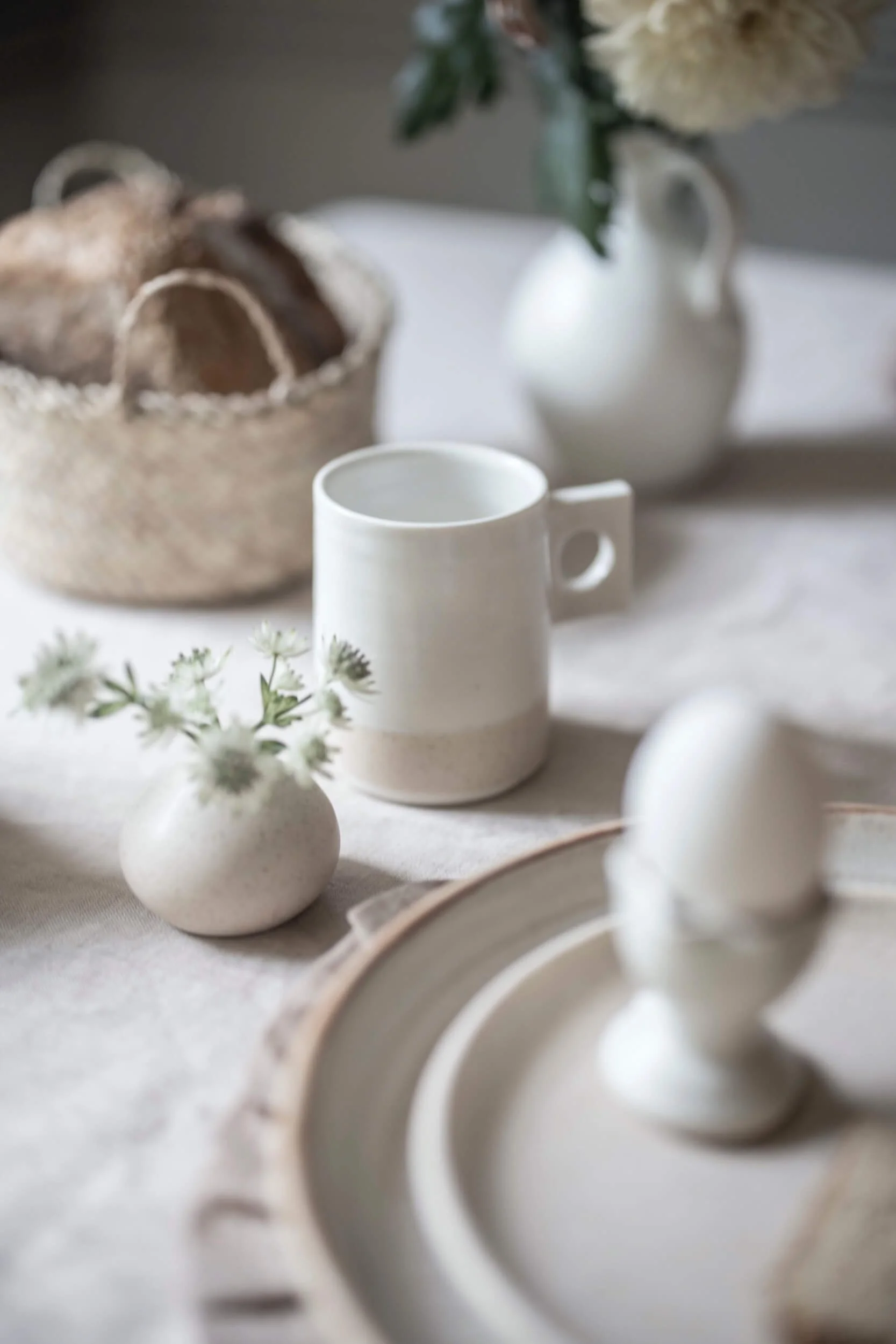 5_soft_elegant_handmade-ceramics-breakfast-tableware-paper-thin-moon.jpg