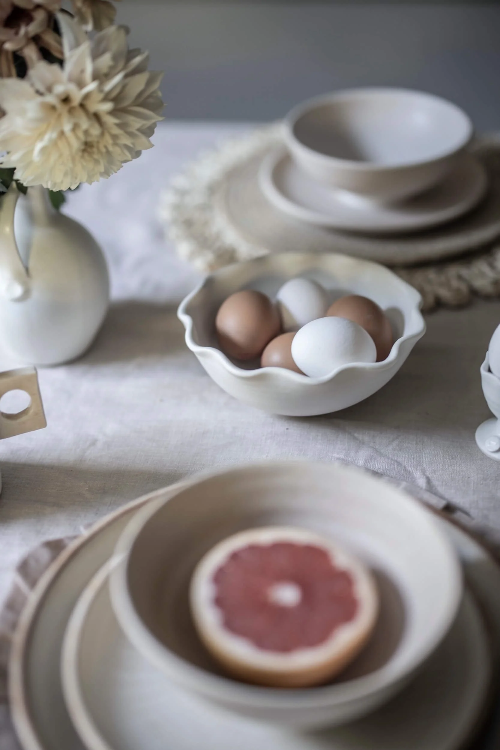 6_soft_elegant_handmade-ceramics-breakfast-tableware-paper-thin-moon.jpg