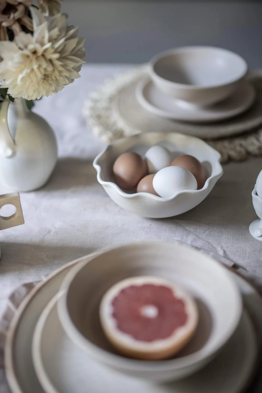 6_soft_elegant_handmade-ceramics-breakfast-tableware-paper-thin-moon.jpg