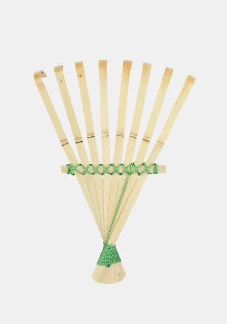 Bamboo hand rake - Niwaki £12