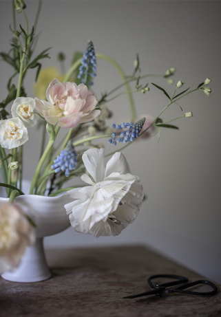 Gaye scalloped footed bowl - Paper Thin Moon £75
