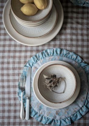 Set of two ruffle placemats - Paper Thin Moon